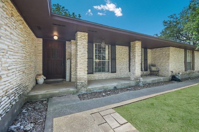 301 Navajo TRL, Georgetown, TX 78633