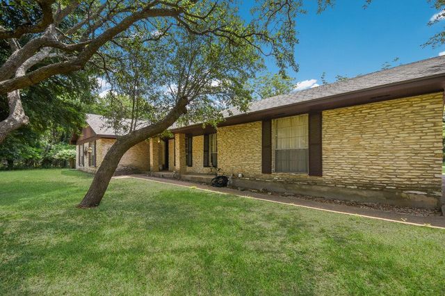 301 Navajo TRL, Georgetown, TX 78633