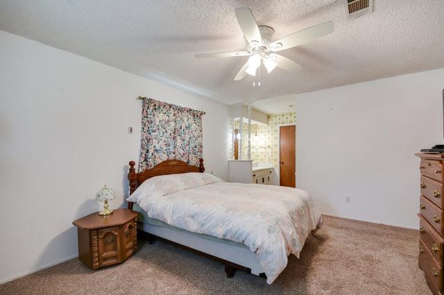 301 Navajo TRL, Georgetown, TX 78633