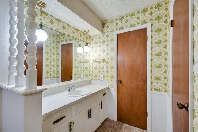 301 Navajo TRL, Georgetown, TX 78633
