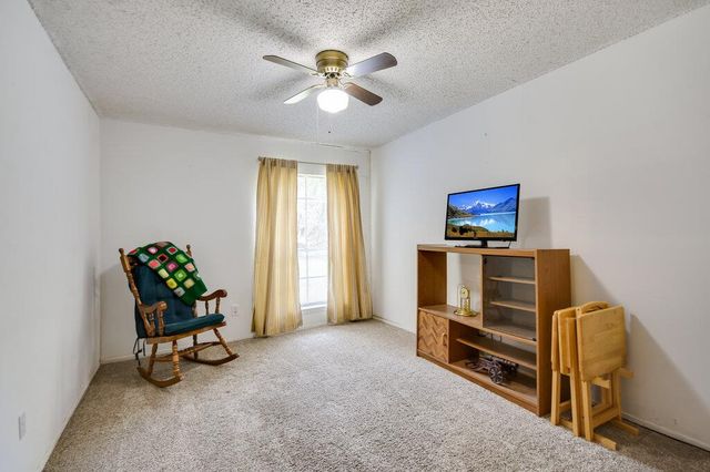 301 Navajo TRL, Georgetown, TX 78633