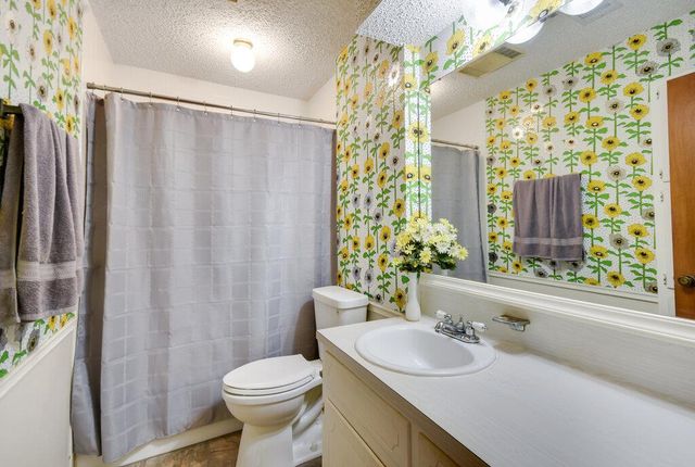 301 Navajo TRL, Georgetown, TX 78633