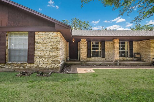 301 Navajo TRL, Georgetown, TX 78633