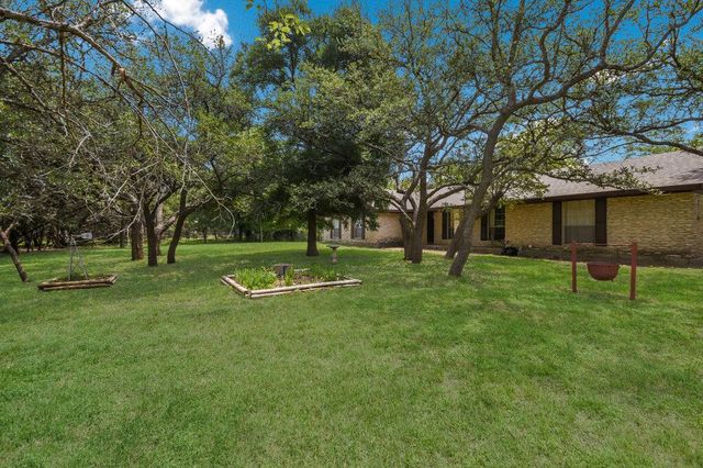 301 Navajo TRL, Georgetown, TX 78633