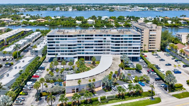 3589 S Ocean Boulevard 30, South Palm Beach, FL 33480