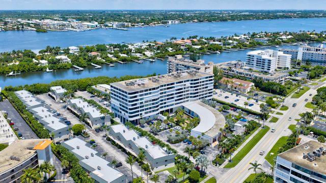 3589 S Ocean Boulevard 30, South Palm Beach, FL 33480