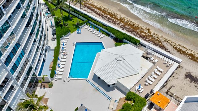 3589 S Ocean Boulevard 30, South Palm Beach, FL 33480