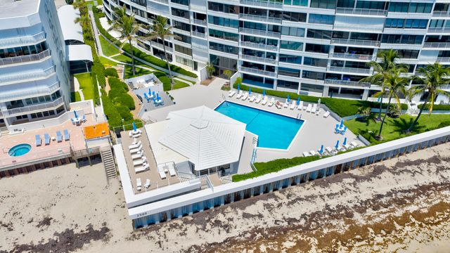 3589 S Ocean Boulevard 30, South Palm Beach, FL 33480