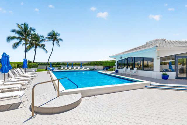 3589 S Ocean Boulevard 30, South Palm Beach, FL 33480