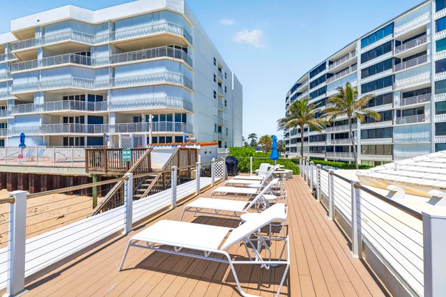 3589 S Ocean Boulevard 30, South Palm Beach, FL 33480