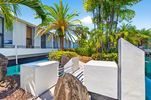 3589 S Ocean Boulevard 30, South Palm Beach, FL 33480