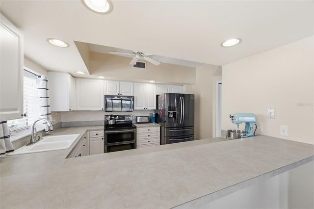 1200 COUNTRY CLUB DRIVE 1206, Largo, FL 33771