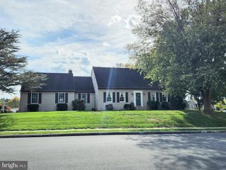 889 HAWTHORNE AVE, Mechanicsburg, PA 17055
