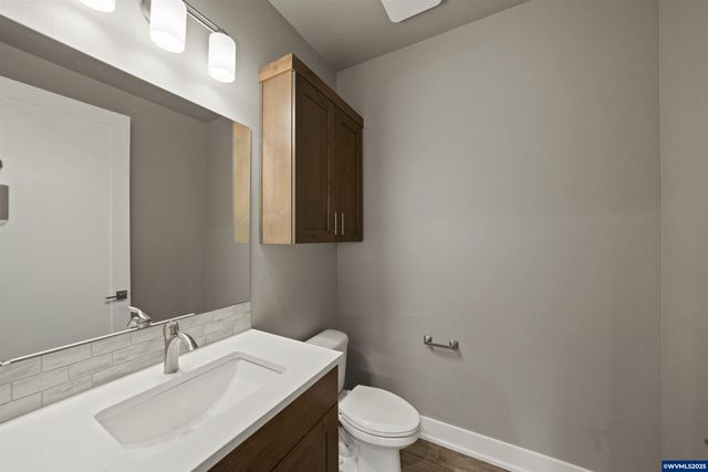 2525 NW Redwood Cir, Redmond, OR 97756