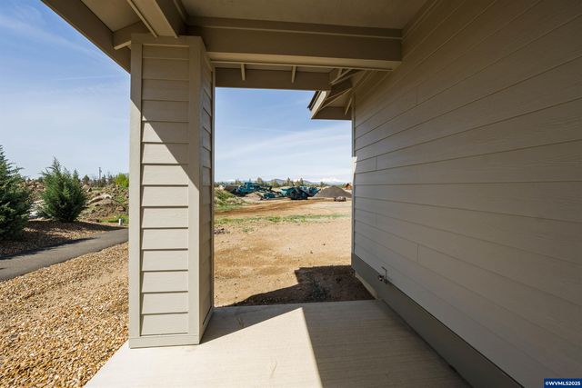 2525 NW Redwood Cir, Redmond, OR 97756