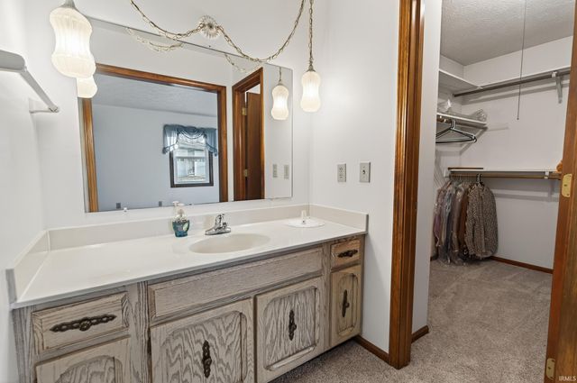 2492 S Roberts Way, Logansport, IN 46947