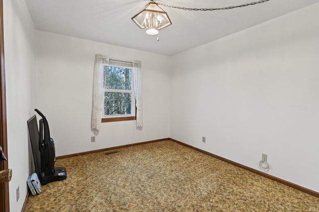 2492 S Roberts Way, Logansport, IN 46947