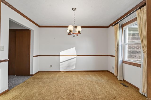 2492 S Roberts Way, Logansport, IN 46947