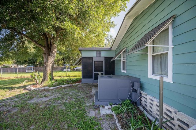489 VILLAGE CIRCLE SW, Winter Haven, FL 33880