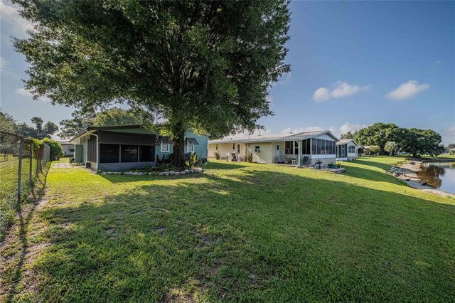 489 VILLAGE CIRCLE SW, Winter Haven, FL 33880