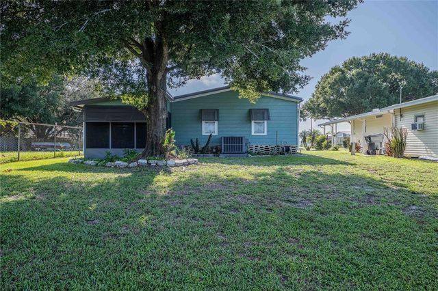 489 VILLAGE CIRCLE SW, Winter Haven, FL 33880