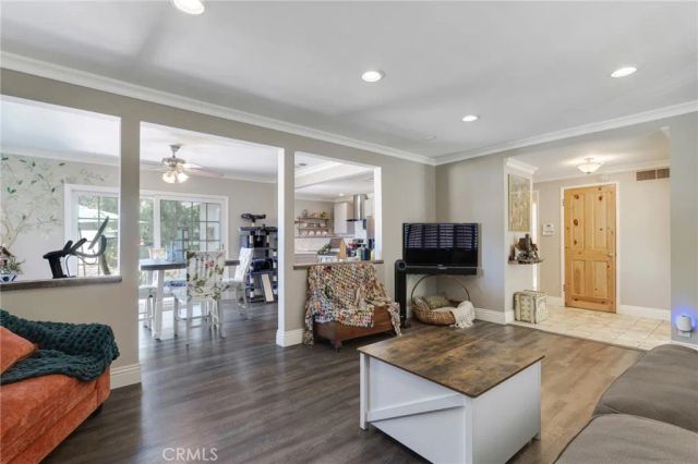 6522 Belmar Avenue, Reseda, CA 91335