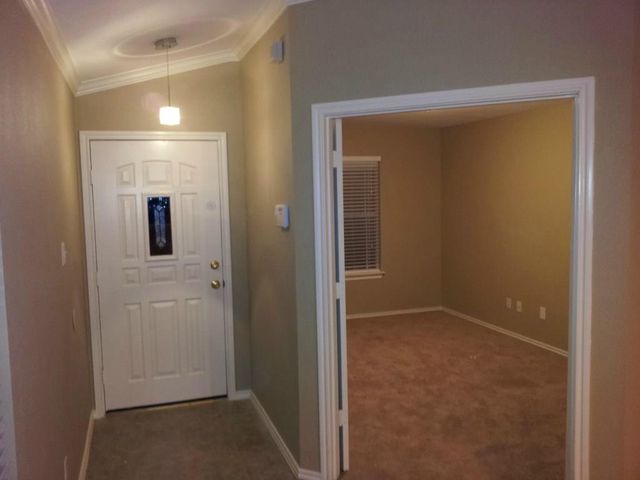 204 Quail Hollow DR, Hutto, TX 78634