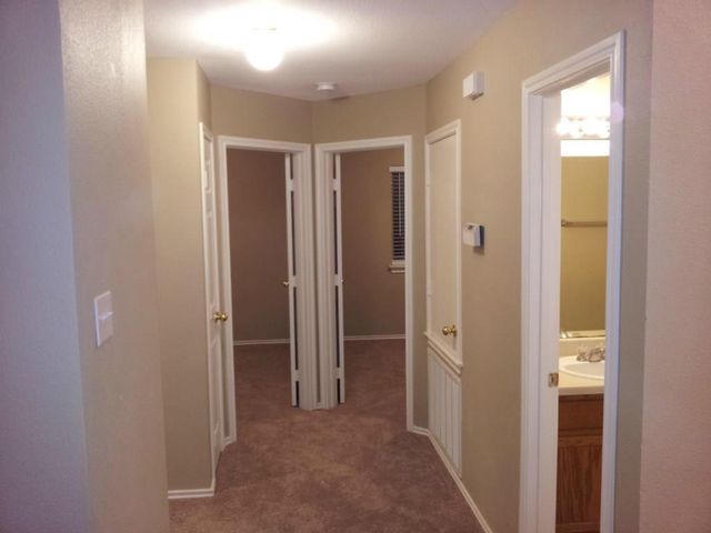 204 Quail Hollow DR, Hutto, TX 78634