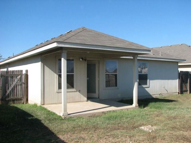 204 Quail Hollow DR, Hutto, TX 78634