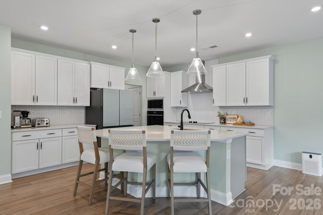 6113 Mariemont Circle, Charlotte, NC 28226