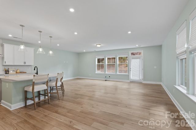 6113 Mariemont Circle, Charlotte, NC 28226