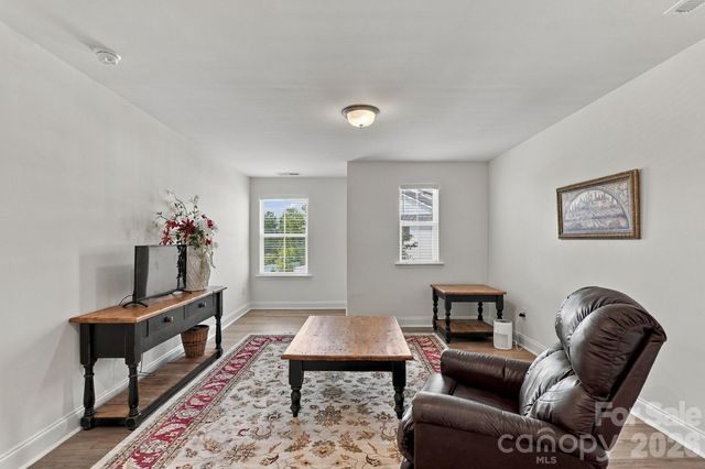 6113 Mariemont Circle, Charlotte, NC 28226