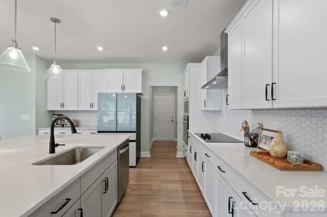 6113 Mariemont Circle, Charlotte, NC 28226