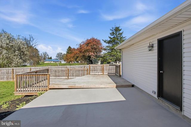 2571 LOCUST RD, Dover, PA 17315