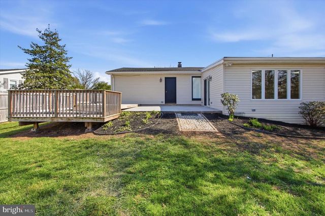 2571 LOCUST RD, Dover, PA 17315