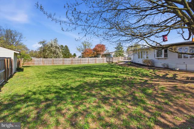 2571 LOCUST RD, Dover, PA 17315