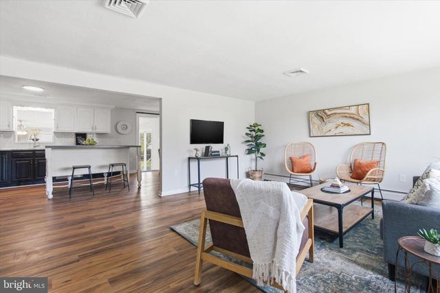 2571 LOCUST RD, Dover, PA 17315