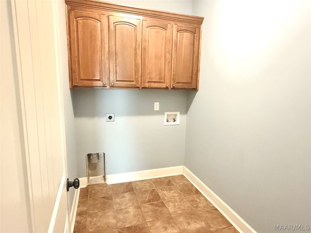 60 Hearth Haven Drive, Wetumpka, AL 36092