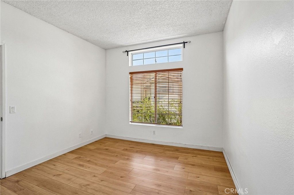 Image 16 of property listing at 11150 Glenoaks Boulevard 271, Pacoima, CA 91331