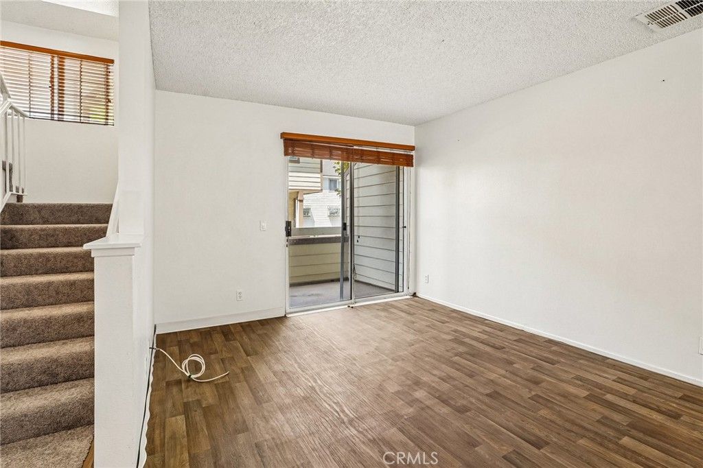 Image 7 of property listing at 11150 Glenoaks Boulevard 271, Pacoima, CA 91331