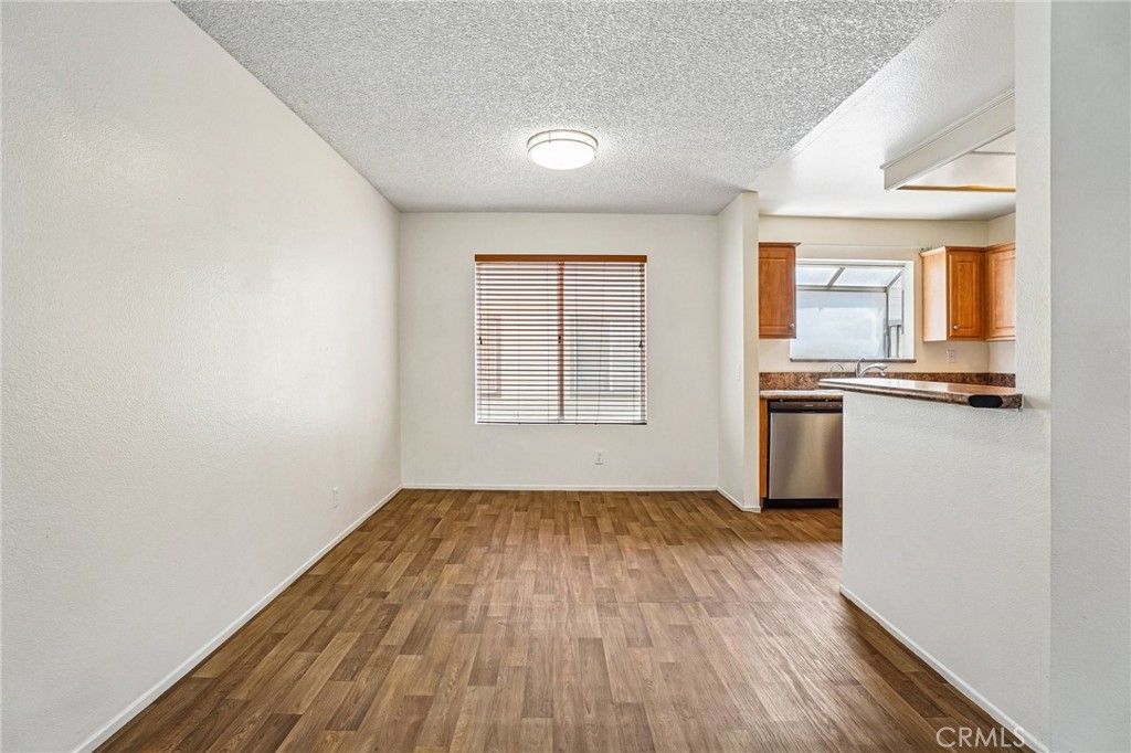 Image 9 of property listing at 11150 Glenoaks Boulevard 271, Pacoima, CA 91331