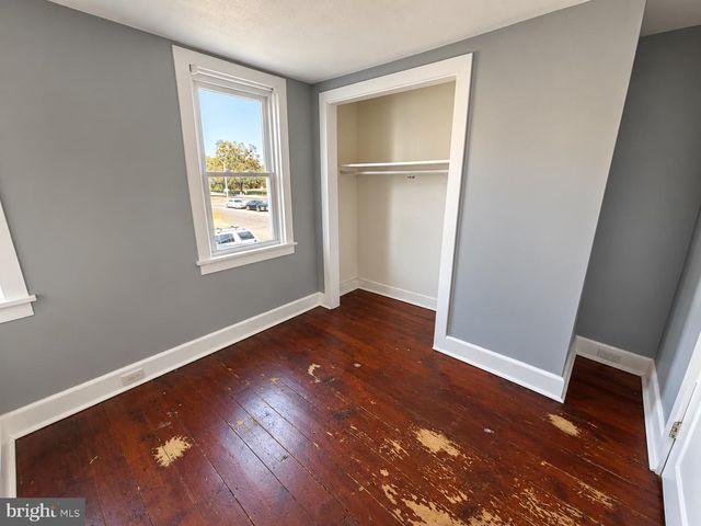 208 ST MARY ST, Burlington, NJ 08016
