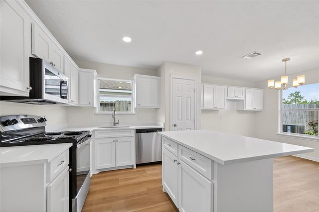 9014 Barracuda Drive, Texas City, TX 77591