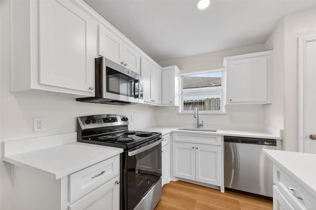 9014 Barracuda Drive, Texas City, TX 77591