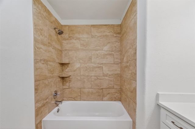 9014 Barracuda Drive, Texas City, TX 77591