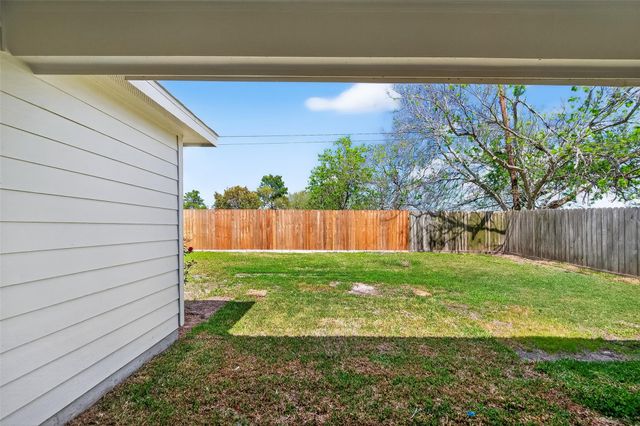 9014 Barracuda Drive, Texas City, TX 77591