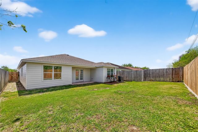 9014 Barracuda Drive, Texas City, TX 77591