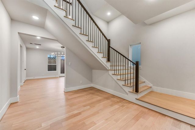 1904 Nantucket Drive, Houston, TX 77057