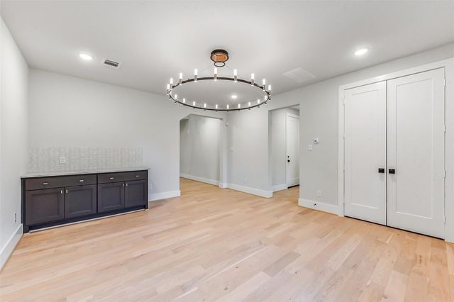 1904 Nantucket Drive, Houston, TX 77057