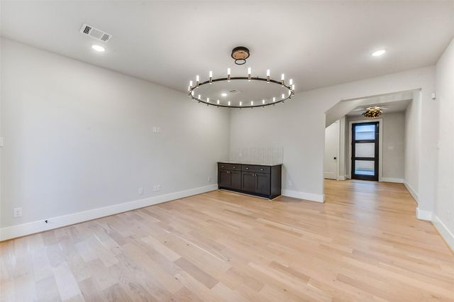 1904 Nantucket Drive, Houston, TX 77057